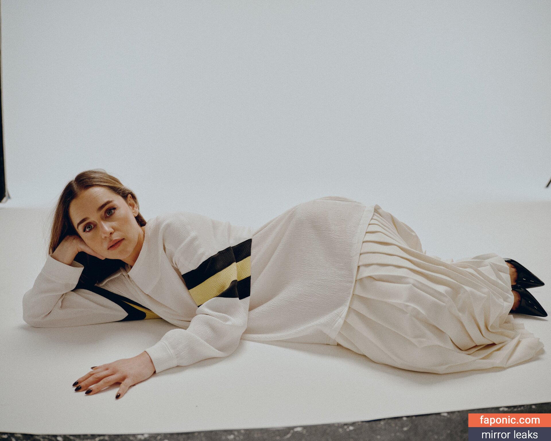Emilia Clarke, clarkeyxo, emilia_clarke, emiliaclarke, emiliaclarkecentral, https: Eksplicitni sadržaj OnlyFans Fotografija #356