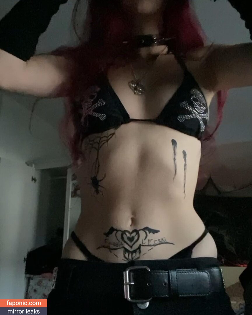 G0th_bunnii, livingshiki Eksplicitni sadržaj  Fotografija #2