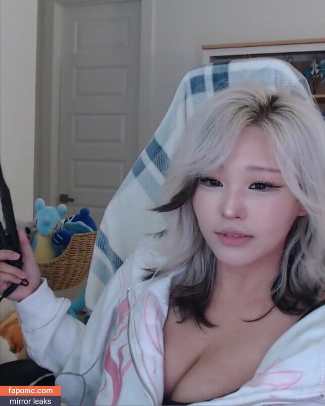 Aikuros, Hyoon, Kang Hee Yoon, floaromaa Eksplicitni sadržaj  Fotografija #550