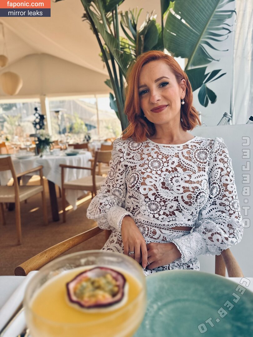 7wveiv8aqxgjyecfdz8w, saturdayclub, saturdaywife Eksplicitni sadržaj OnlyFans/Patreon Fotografija #62