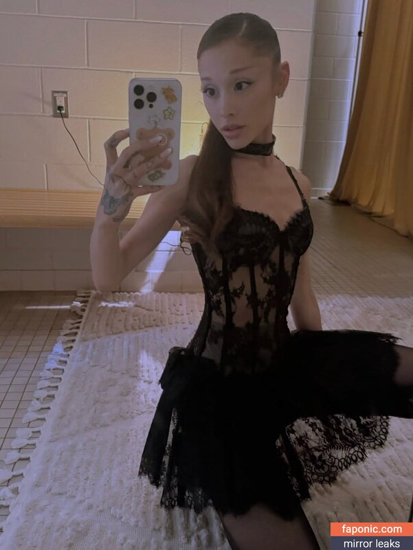 Ariana Grande, arianagrande, biancasotelo14 Eksplicitni sadržaj OnlyFans Fotografija #177