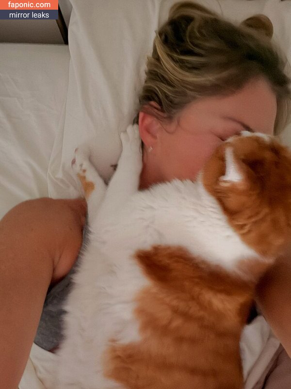 Tricia Helfer, officialtriciahelfer Eksplicitni sadržaj  Fotografija #2