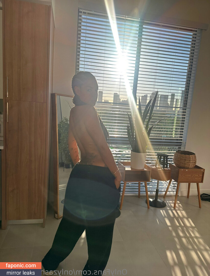 Zashia Santiago, officialzashia, zashiasantiago Eksplicitni sadržaj OnlyFans Fotografija #10