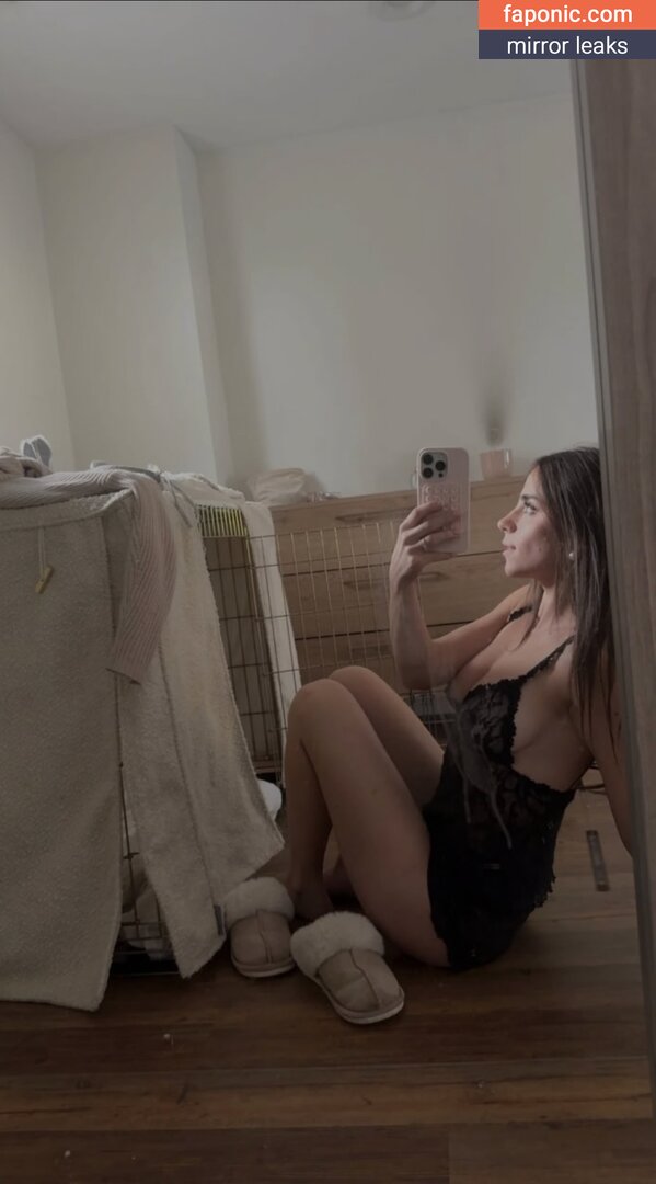 Sofia Crnilovic, https: Eksplicitni sadržaj  Fotografija #1