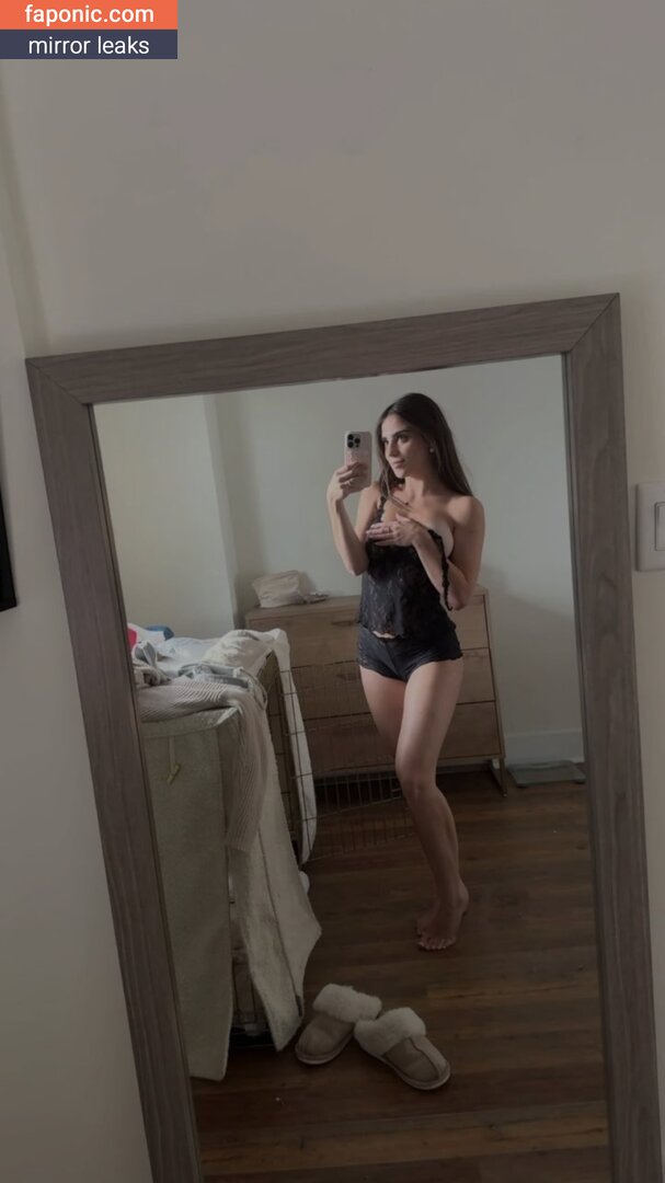 Sofia Crnilovic, https: Eksplicitni sadržaj  Fotografija #3